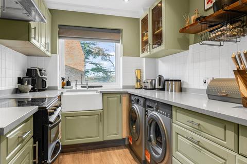 1 bedroom flat for sale, Kestrel Court, Ware SG12