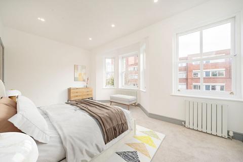 3 bedroom flat to rent, Langley Drive, London W3