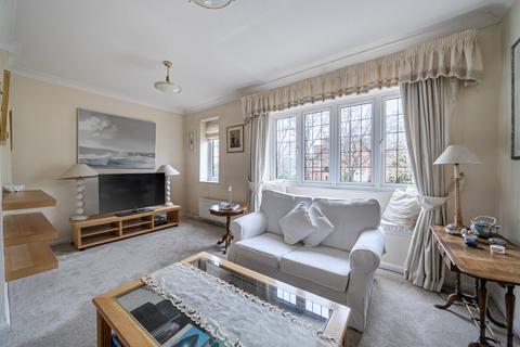 4 bedroom house for sale, Woodhaven Mews, Gainsborough Court, Walton-On-Thames, Surrey, KT12