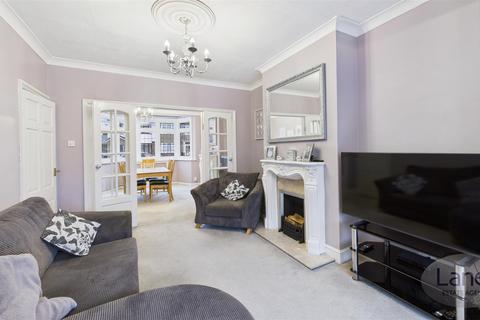 3 bedroom end of terrace house for sale, Hillside Crescent, Cheshunt, Waltham Cross