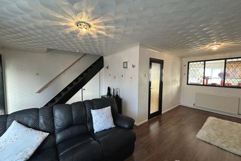 undefined, Ffordd Gwenllian, Llanfairpwll, Anglesey, LL61