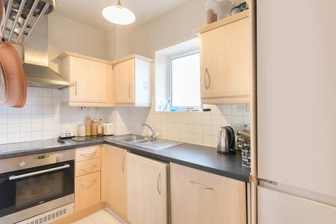 2 bedroom apartment to rent, Jetty Court, Old Bellgate Place, E14