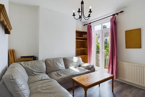3 bedroom flat to rent, Shanklin Road, Brighton