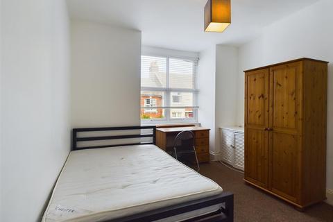 3 bedroom flat to rent, Shanklin Road, Brighton