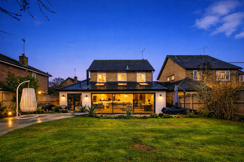 4 bedroom detached house for sale, 28b Haybarn Drive, Horsham RH12