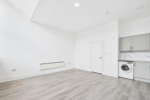 2 bedroom flat to rent, Deals Gateway, SE13