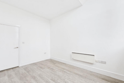 2 bedroom flat to rent, Deals Gateway, SE13