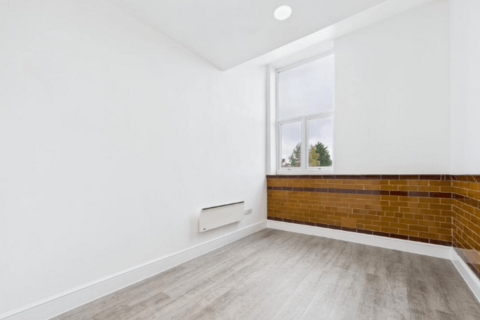 2 bedroom flat to rent, Deals Gateway, SE13