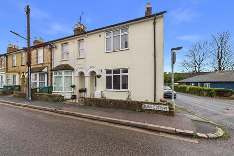 2 bedroom end of terrace house for sale, Albert Street, Aylesbury HP20
