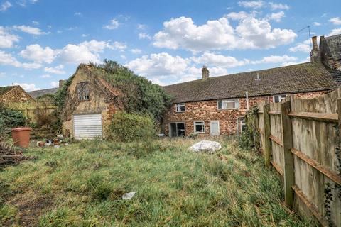 3 bedroom terraced house for sale, High Street, Finedon NN9