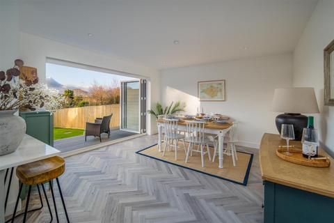 4 bedroom house to rent, Nettlestone Village, Isle of Wight