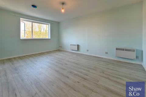 2 bedroom flat for sale, Old Park Mews, Hounslow TW5