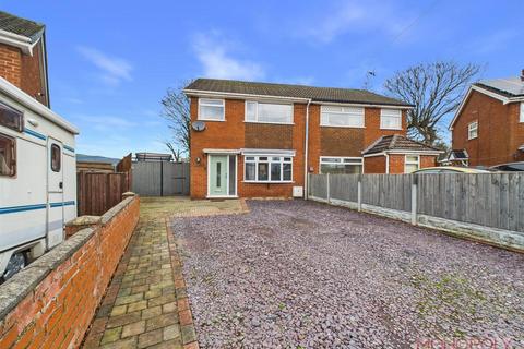 Ffordd Gryffydd, Llay, Wrexham
