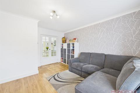 undefined, Ffordd Gryffydd, Llay, Wrexham