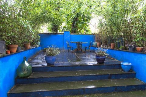 2 bedroom flat for sale, Sinclair Road, Kensington Olympia W14