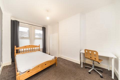 4 bedroom terraced house for sale, Rostella Road, London SW17