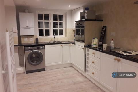 3 bedroom semi-detached house to rent, The Tollgate, Staplecross, TN32