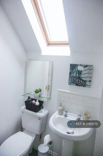 2 bedroom flat to rent, Tavistock Close, Leeds, LS12