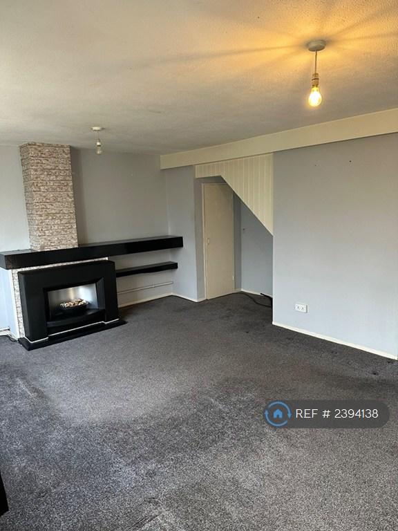 Lounge 17'6 x 12