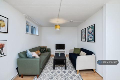 3 bedroom maisonette to rent, Manor Place, London, SE17