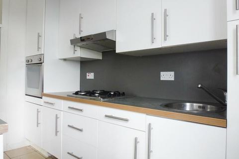 2 bedroom flat to rent, Staines Road West,  Sunbury-On-Thames,  TW16