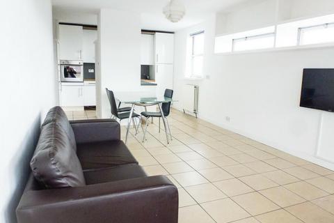 2 bedroom flat to rent, Staines Road West,  Sunbury-On-Thames,  TW16