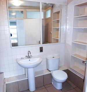 2 bedroom flat to rent, Staines Road West,  Sunbury-On-Thames,  TW16