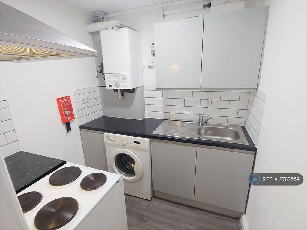 Flat 6 : Kitchen.
