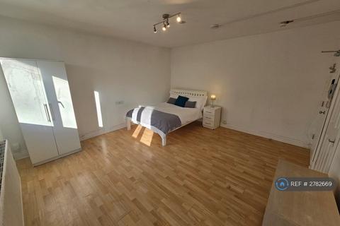 Studio to rent, Pershore Road, Birmingham, B29