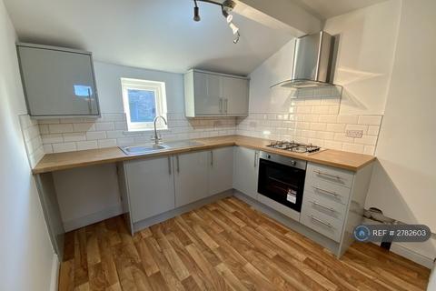 2 bedroom terraced house to rent, Wilson Road, Wyke, Bradford, BD12