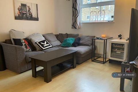 2 bedroom flat to rent, Cedars Road, London, SW4