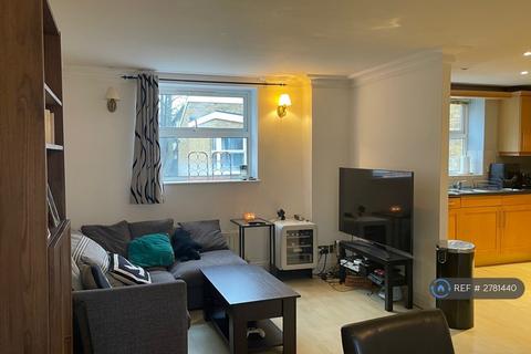 2 bedroom flat to rent, Cedars Road, London, SW4