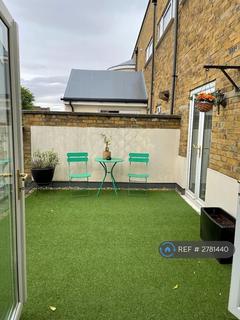2 bedroom flat to rent, Cedars Road, London, SW4