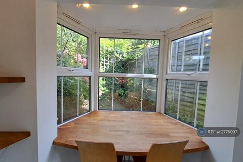 3 bedroom terraced house to rent, North Road, Harborne, Birmingham, B17