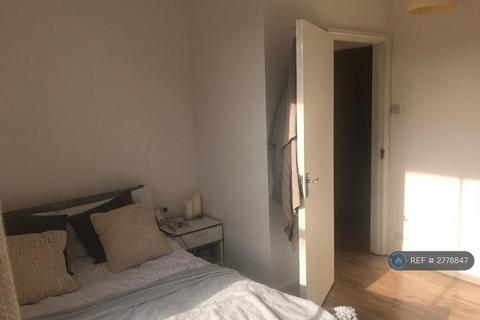 2 bedroom flat to rent, Huron Road, Balham, SW17