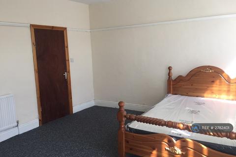 1 bedroom in a house share to rent, Summerfield Crescent, Birmingham, B16