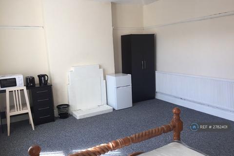 1 bedroom in a house share to rent, Summerfield Crescent, Birmingham, B16