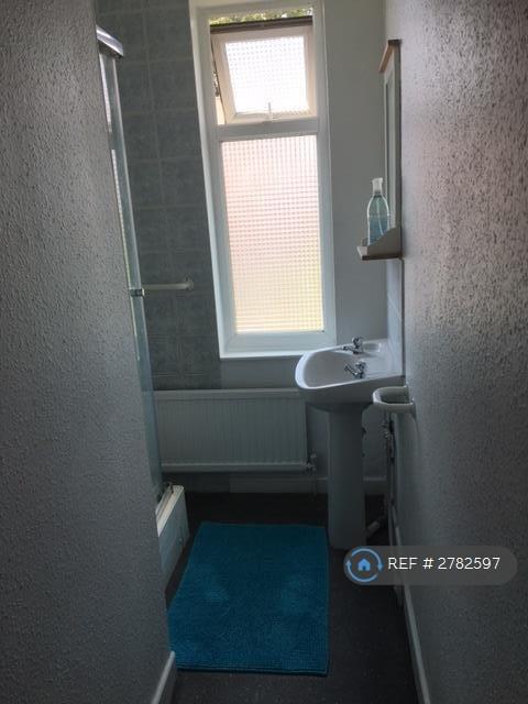 Shower Pod Room