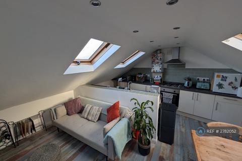 2 bedroom flat to rent, Danbrook Road, London, SW16