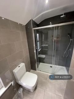 5 bedroom terraced house to rent, Selsdon Road, London, E13