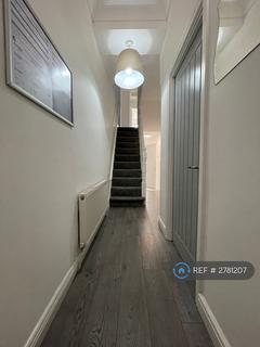 5 bedroom terraced house to rent, Selsdon Road, London, E13