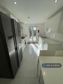5 bedroom terraced house to rent, Selsdon Road, London, E13