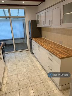 3 bedroom terraced house to rent, Wentworth Road, Doncaster, DN2
