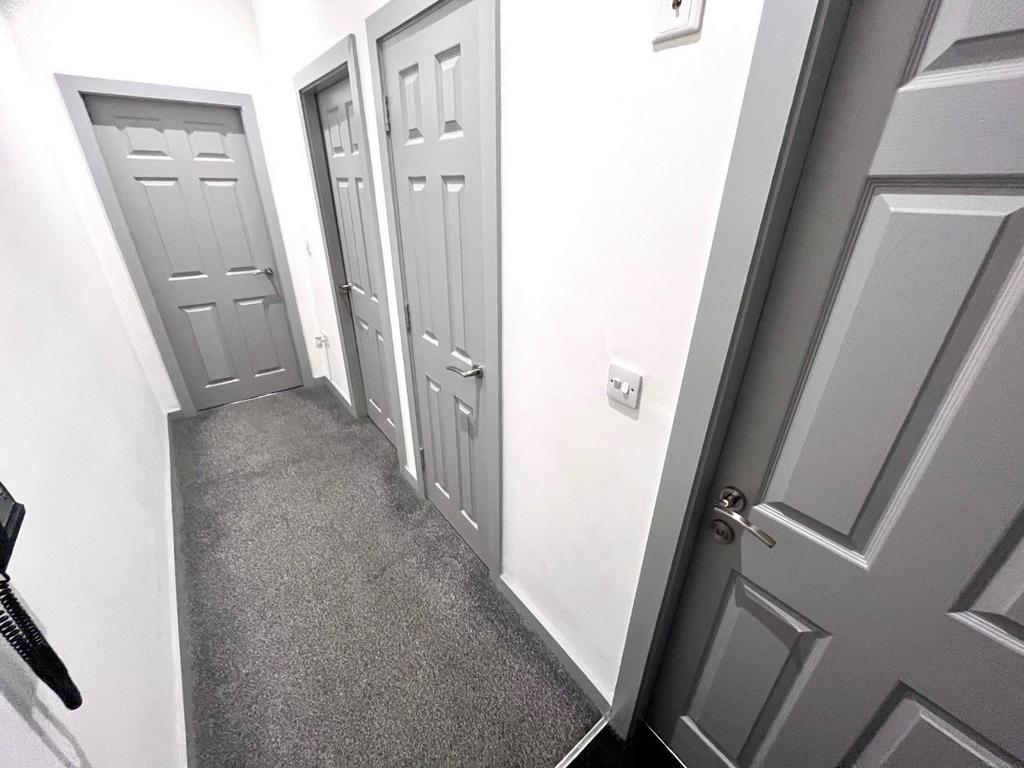 HALLWAY.jpg
