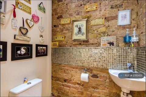 4 bedroom semi-detached house to rent, Newbury Road, Bromley, BR2