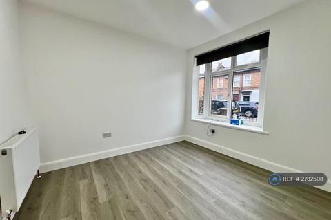 5 bedroom terraced house to rent, Meyrick Road, London, NW10