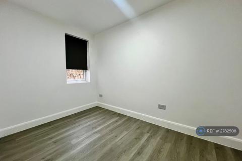 5 bedroom terraced house to rent, Meyrick Road, London, NW10
