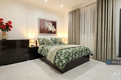 undefined, Reardon House, London, E1W
