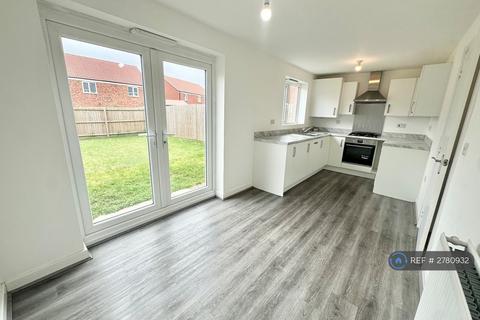 3 bedroom detached house to rent, Opal Street, Hasland, Chesterfield, S41