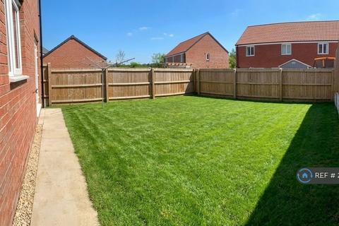 3 bedroom detached house to rent, Opal Street, Hasland, Chesterfield, S41